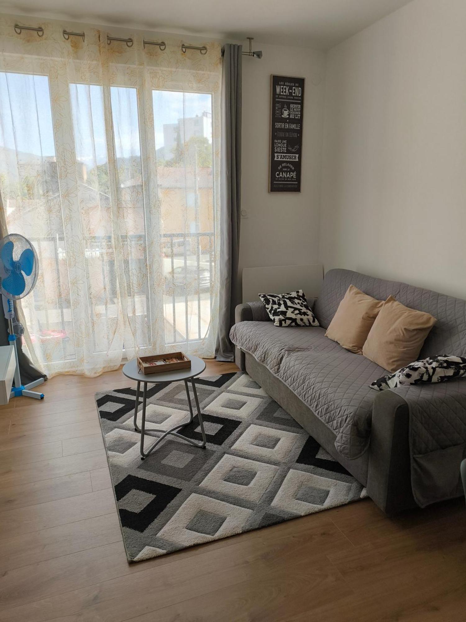 Petit Apartment *